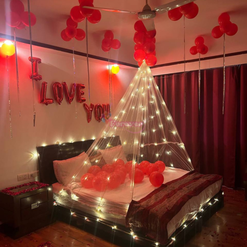 Canopy Love Balloon Decoration
